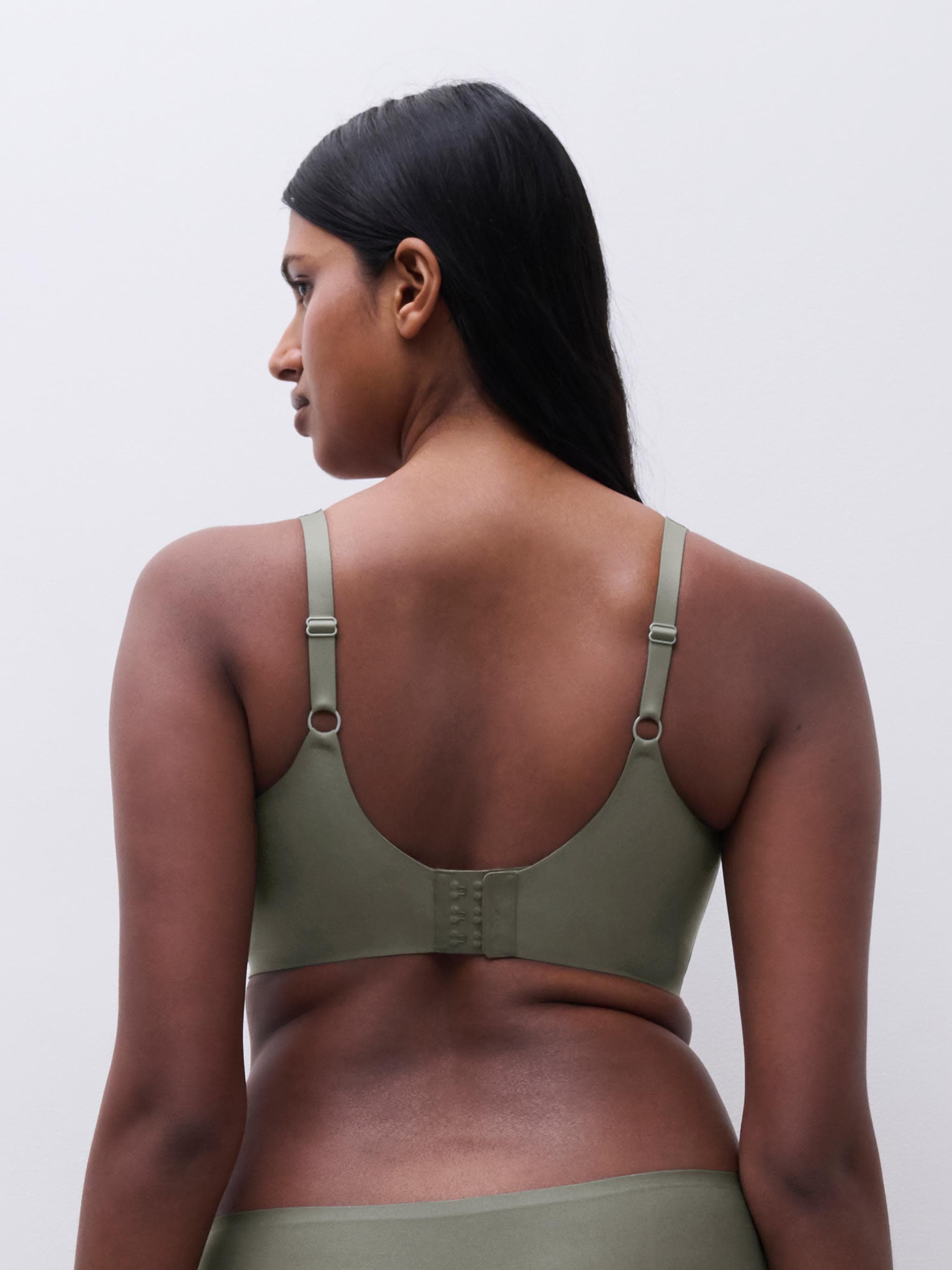 Soutien-gorge sans armature plongeant